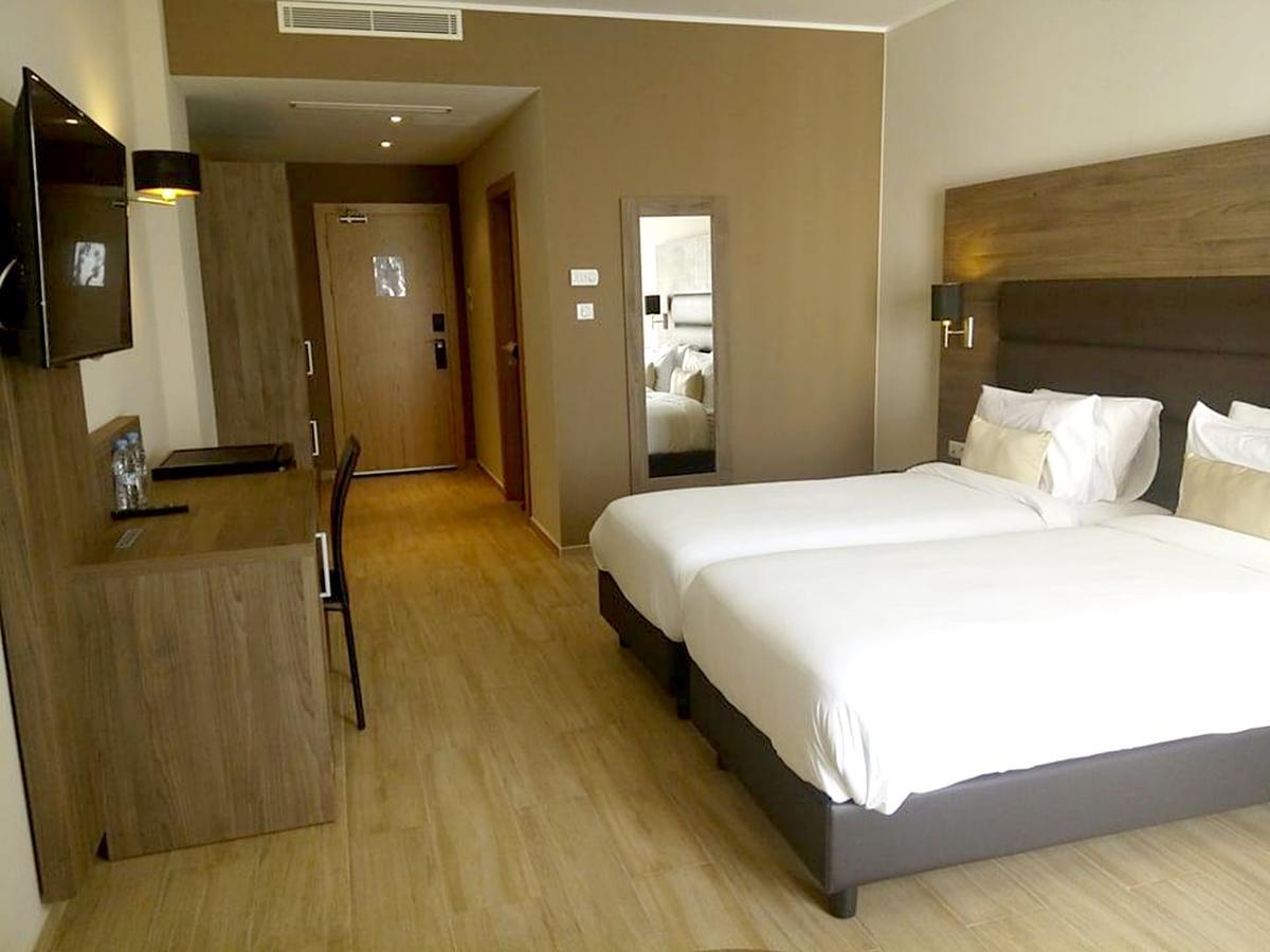 Le Zenith Hotel Oran Bagian luar foto
