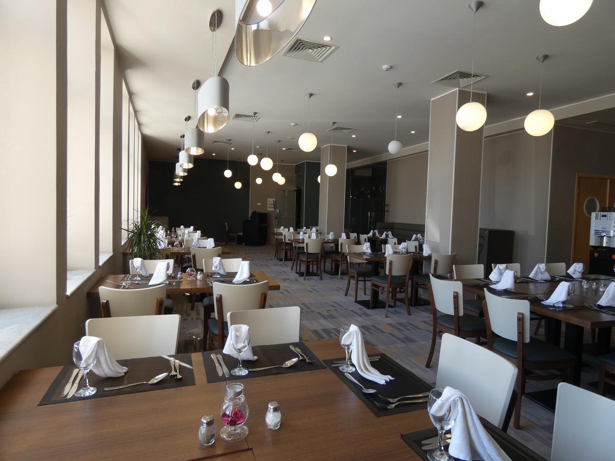 Le Zenith Hotel Oran Bagian luar foto